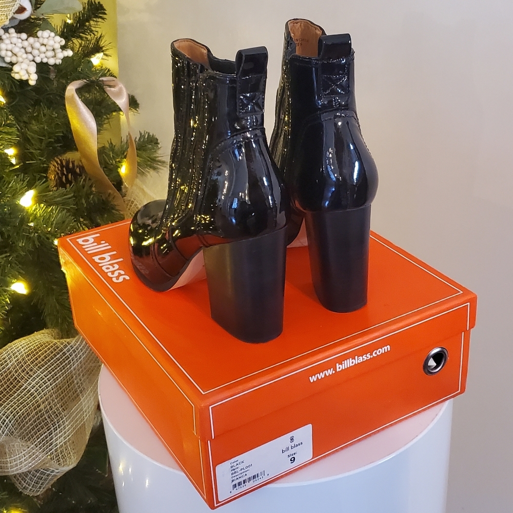 Bill Blass high gloss Boots size 9